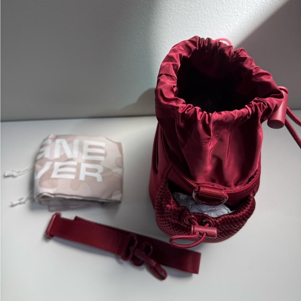 Dagne Dover Spice Sloan Water Bottle Sling Crossbody Bag - Picture 4 of 5